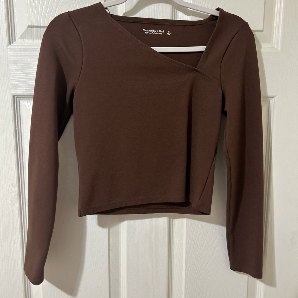 Abercrombie & Fitch Collection Long-Sleeve Asymmetrical Top – Brown (Size S)